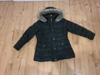 Tommy Hilfiger Daunenjacke Gr L Winterjacke schwarz Hessen - Dieburg Vorschau
