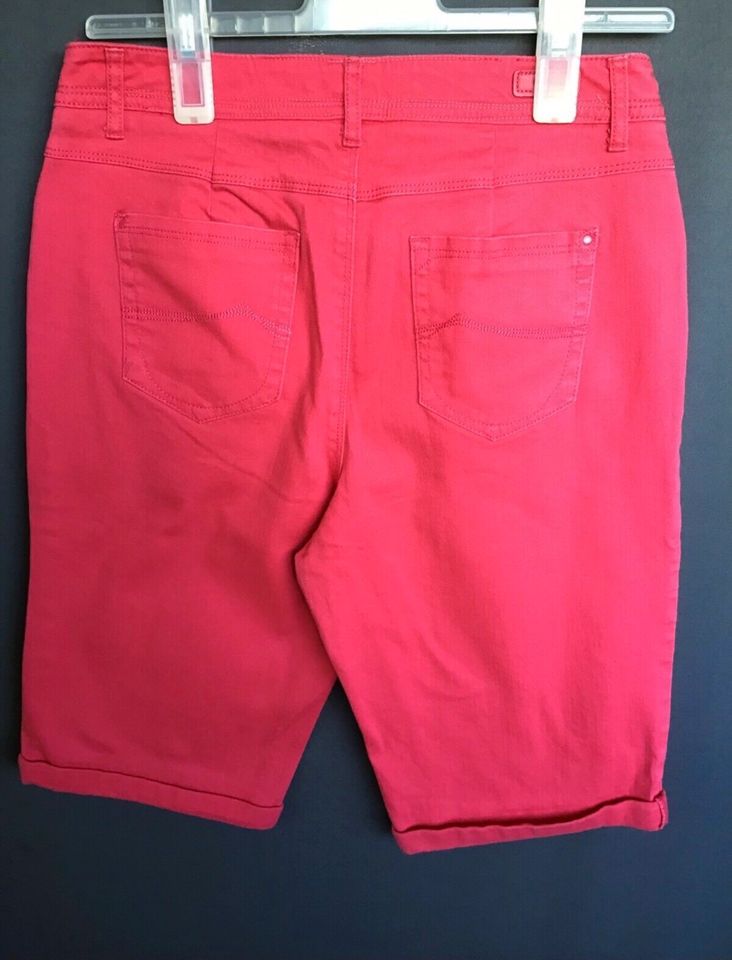Neuwertig - Bermuda Shorts -Marke: Charles Vögele - Größe: 40 in Münster