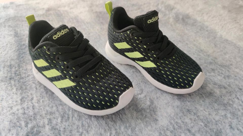 Adidas Schuhe Kinderschuhe Turnschuhe Sneaker Größe FR 22 in Nürnberg (Mittelfr)