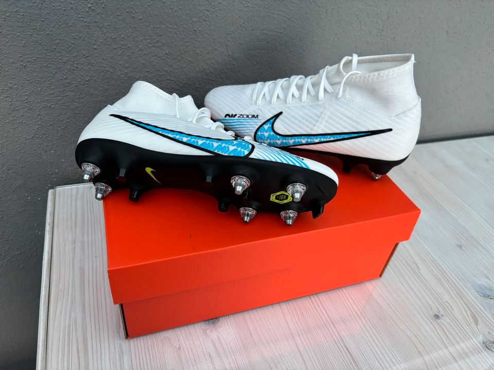 Nike Mercurial Fußballschuhe Eisenstollen Gr.37,5 NEU in Rheda-Wiedenbrück