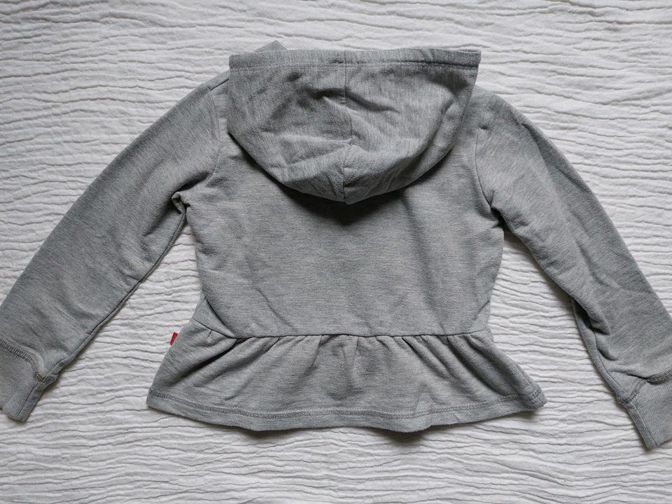 Mädchen Pullover Hoodie Levis Gr. 98 / 104 in Schönebeck (Elbe)