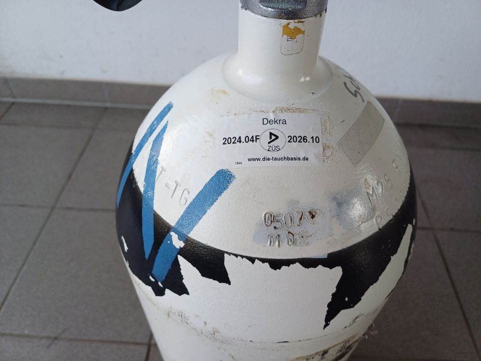 Tauchflasche 15 Liter 200 bar TAG Ventil TÜV neu in Pillig