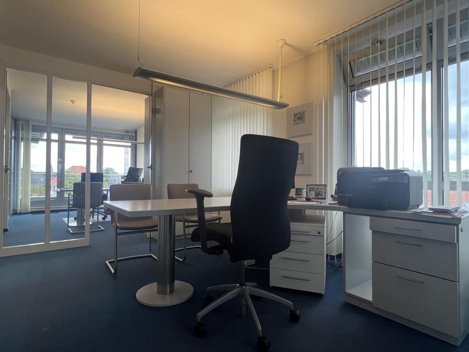 Ausgestattetes Büro mit Fahrstuhl und Tiefgaragenstellplätzen im Bürohaus in Wildeshausen in Wildeshausen