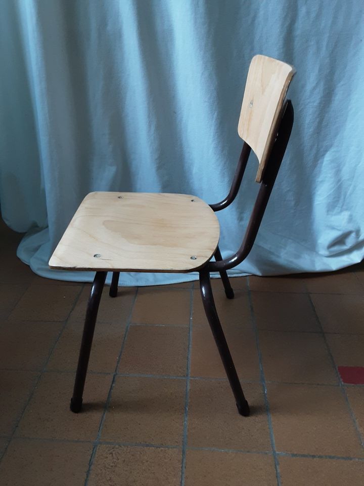 Stuhl, DDR Kinderstuhl, 2 x STÜCKPREIS in Neukieritzsch