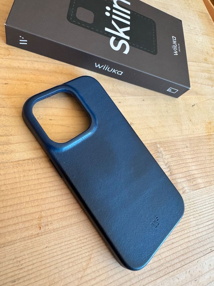 wiiuka skiin MORE. Leder Hülle für iPhone 14 Pro in Blau in Bammental