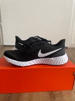 NIKE Revolution Laufschuh Neu Köln - Longerich Vorschau