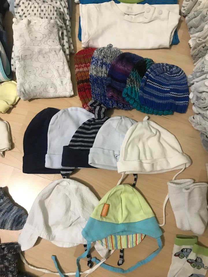 Baby Kleiderpaket unisex Gr. 50/56 - 99 Teile in Altdorf bei Nürnberg