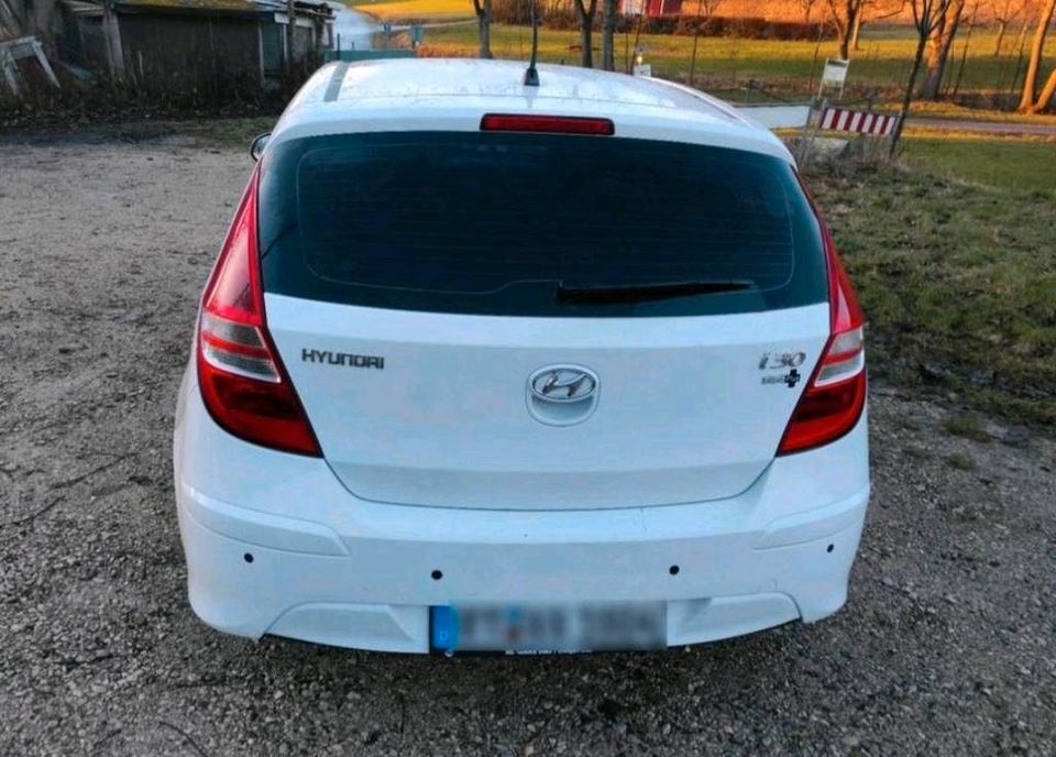 Hyundai i30 2010 total sauber (WIE NEU)!! TÜV 2026 Klima!! in Albstadt