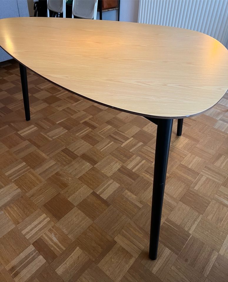 Ovaler Holztisch von Maison du Monde für 3-4 Personen in Hürth
