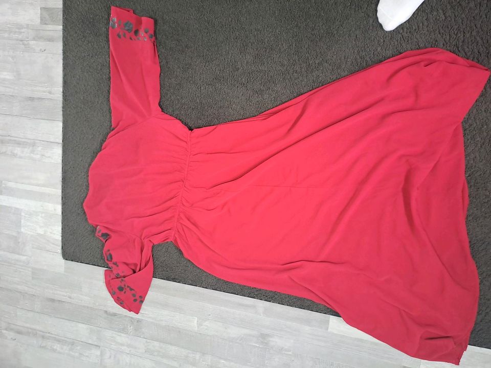 Rotes Kleid Größe XL in Ühlingen-Birkendorf