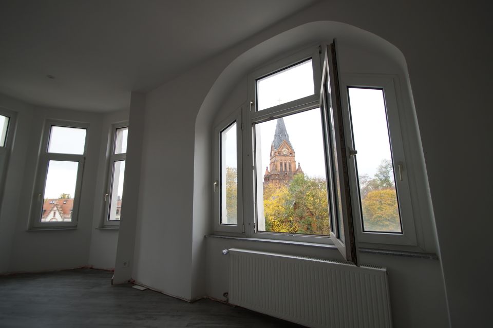 Tolle Aussichten! Frisch sanierte 5-Raumwohnung mit Balkon sucht genau Sie in Zwickau