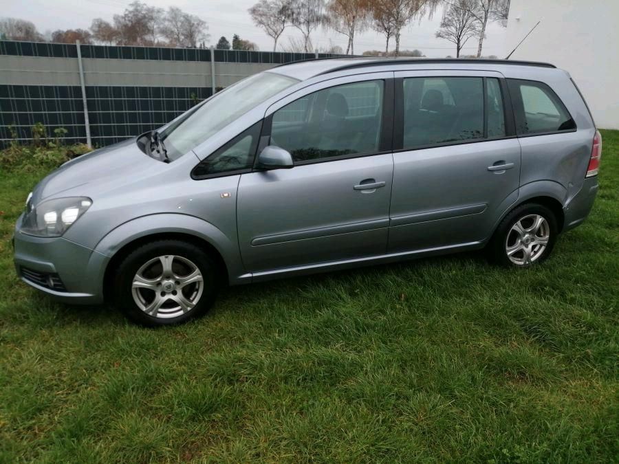 Opel Zafira 1,8 in Büren