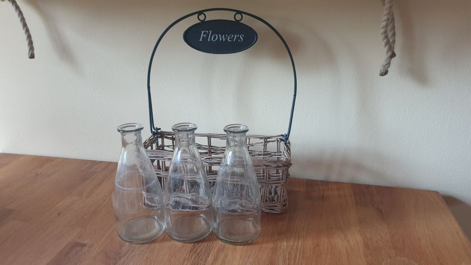 Deko Vase Weide Korb Glas Flaschen Landhaus Stil in Bovenden