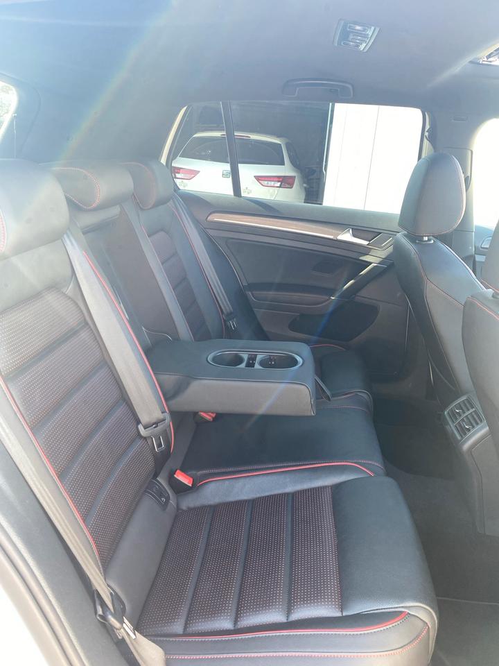 Golf GTI Performance STHZ PANO ACC DYNAUDIO in Oberhausen