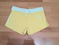 Kurze Sporthose Shorts Gr. S kurze Trainingshose kurze Hose gelb München - Bogenhausen Vorschau