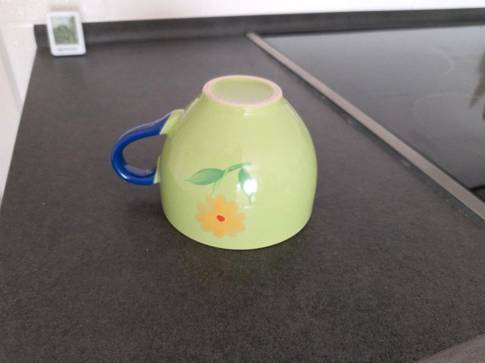 Schöne bemalte Tasse in Ettringen