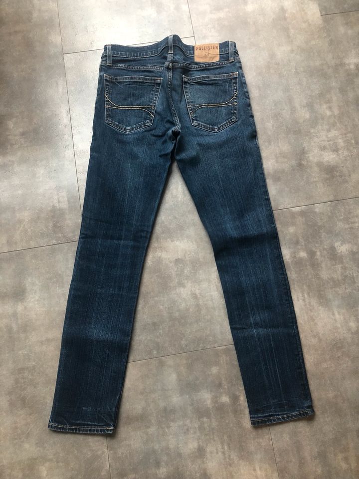 Hollister Herren Jeans Größe M 32/32 in Neuenrade