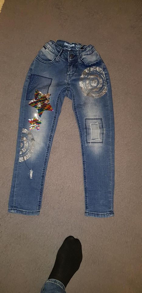 Desigual mädchen jeans gr. 110/116 in Düsseldorf