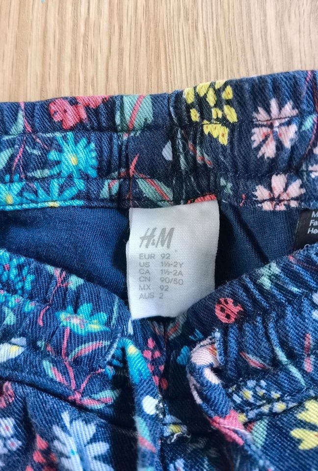 H&M Stoffhose Gr. 92 neu in Kirchen (Sieg)