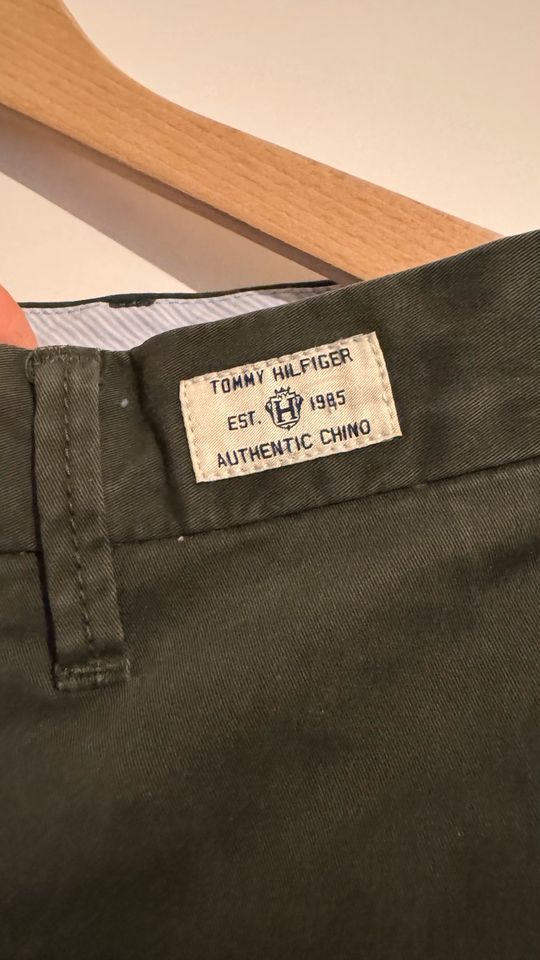 Tommy Hilfiger Herren Chino Hose W31/L34 in München