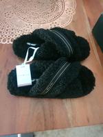 Tommy Hilfiger Hausschuhe Gr.41-42 neu Niedersachsen - Celle Vorschau