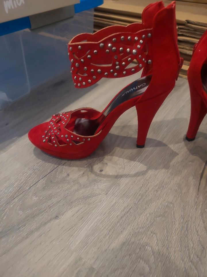 Damen rote High Heels in Spelle