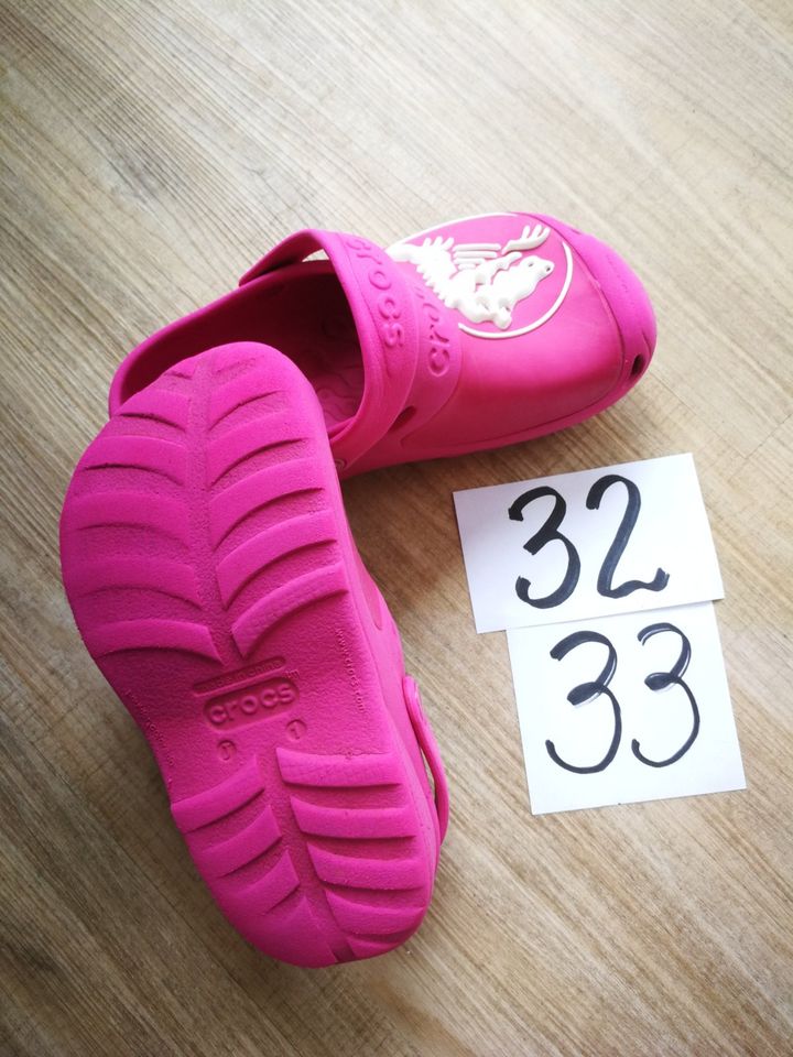 32 33 J1 super coole pinke crocs mit 3D Kroko Logo in Holzwickede