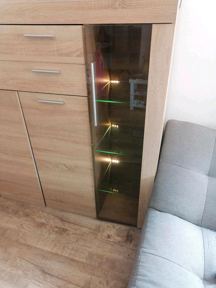 Highboard Kommode Wohnzimmerschrank mit Beleuchtung in Heilsbronn