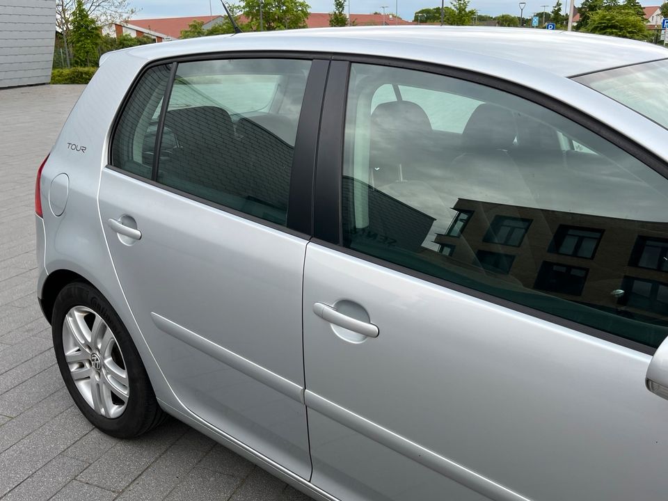 Golf V TDI 105 PS in Top-Zustand TÜV neu in Wedemark