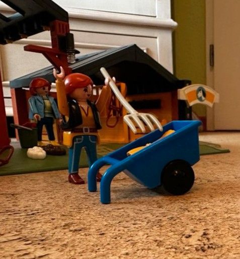 Playmobil Bauernhof mit viel Zubehör in Grevenbroich