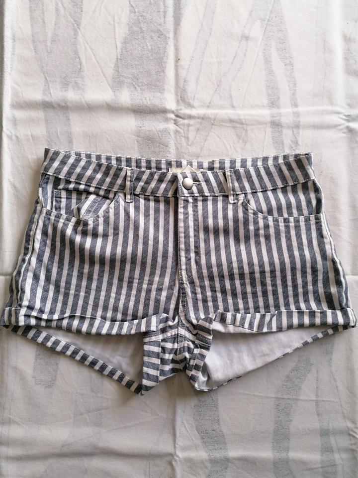 Jeans Shorts Hotpants mit Streifen blau weiß gestreift in Paderborn