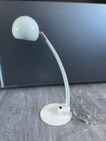 Schöne neuwertige weiße Metall Tischlampe verstellbar Niedersachsen - Neu Wulmstorf Vorschau