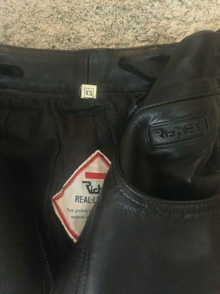 Motorrad Lederhose für Damen in XS, schwarz in Köln