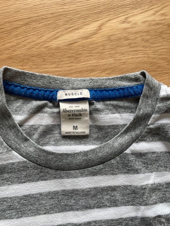 T-shirt Abercrombie & Fitch Größe M in Mayen