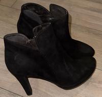 Tamaris Stiefeletten Größe 40 schwarz neu Sachsen-Anhalt - Teuchern Vorschau