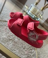 Adidas badeschuhe sandalen schuhe total süß Nordrhein-Westfalen - Herten Vorschau