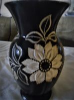 Keramik Vase Handwerk braun, Blüten eingefräst ca. 22 cm VINTAGE Rheinland-Pfalz - Neustadt an der Weinstraße Vorschau