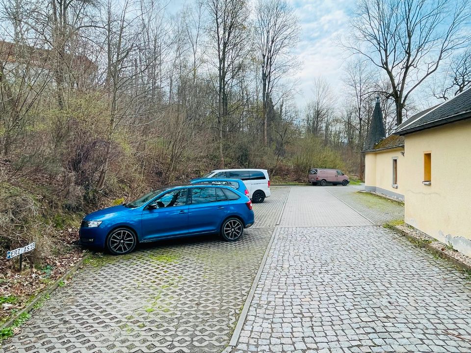 WOHNEN WIE IN EINER BURG in Aue