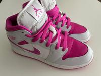 Nike Jordan 1 Mid - Whisper/Weiß/Fire Pink Sachsen - Bautzen Vorschau