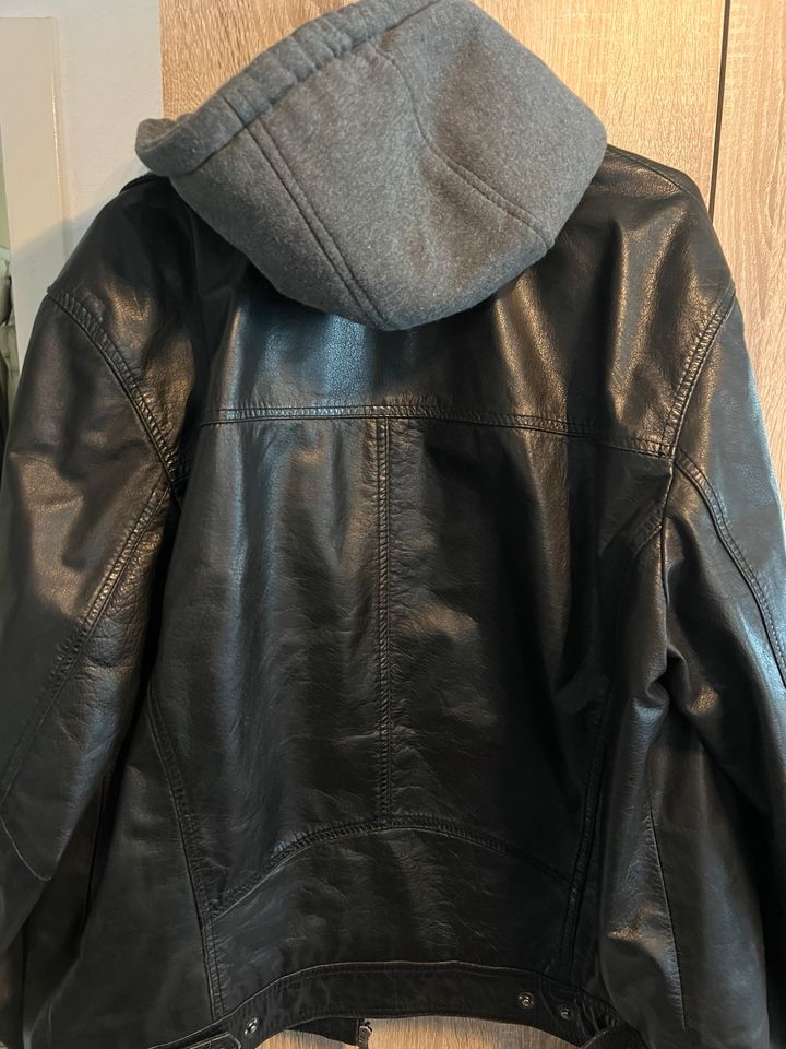 Lederjacke XL in Seelze