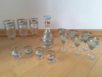 Glaskaraffe und 13 Gläser Schnapsglas gold blau Blume Deko *NEU* Niedersachsen - Uelzen Vorschau