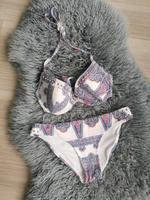 H&M Bikini gemustert mit Perlenelementen in blau/weiß Gr. 75D/40 Stuttgart - Stuttgart-Nord Vorschau