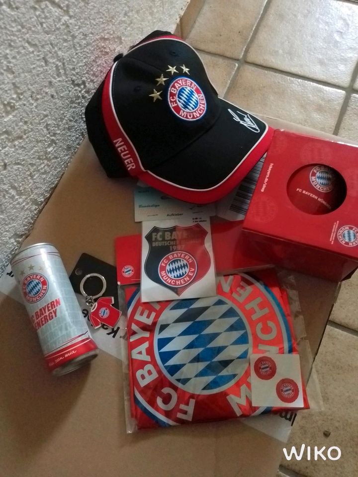 FC Bayern signiertes Weizenbierglas, Tasse, Käppi und vieles mehr in Rust