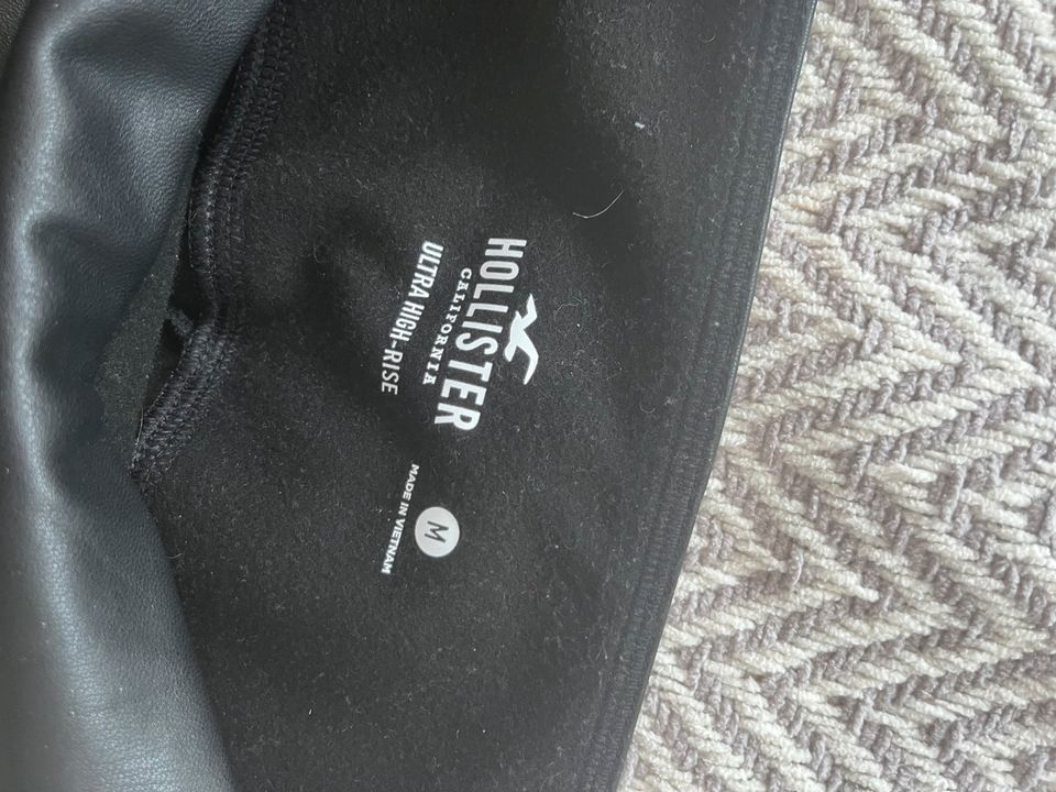 Hollister Lederleggings in Mühldorf a.Inn