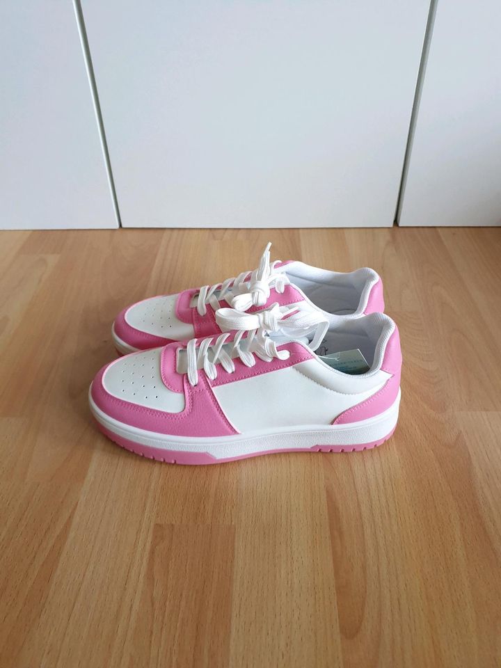 Damen Sneaker Gr.40                                        ❤ NEU in Essen