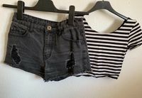 JEANS SHORTS KURZE HOSE SCHWARZ T-SHIRT KURZ GESTREIFT Bayern - Höhenberg i. T. Vorschau