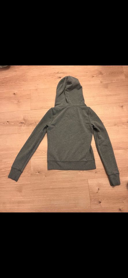 Hollister Hoodie Pullover XS Grau/Pink gut erhalten in Hemmingen