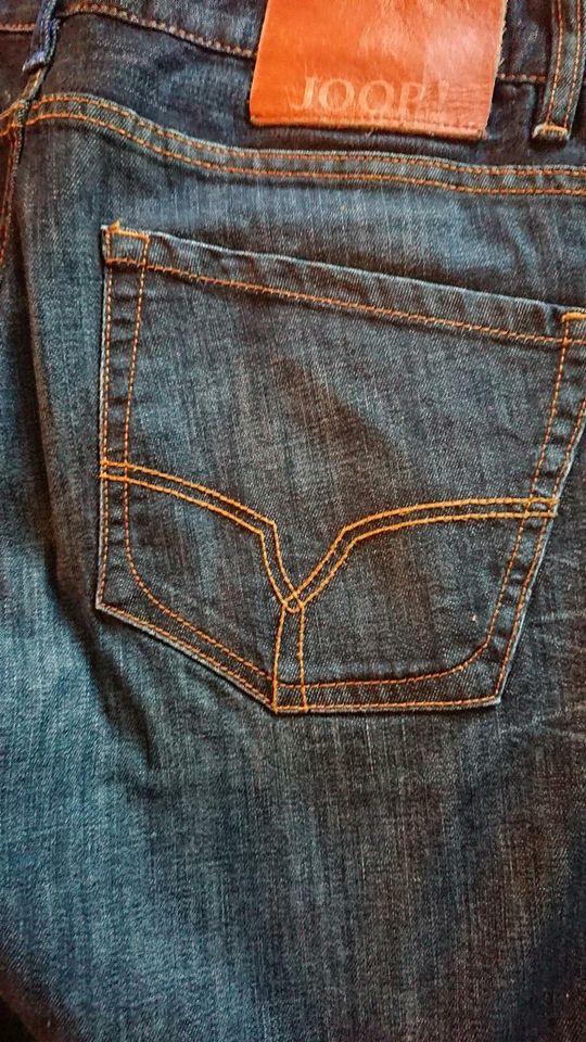 Joop! Jeans dunkelblau neuwertig Modern Fit 36 / 32 in Wermelskirchen