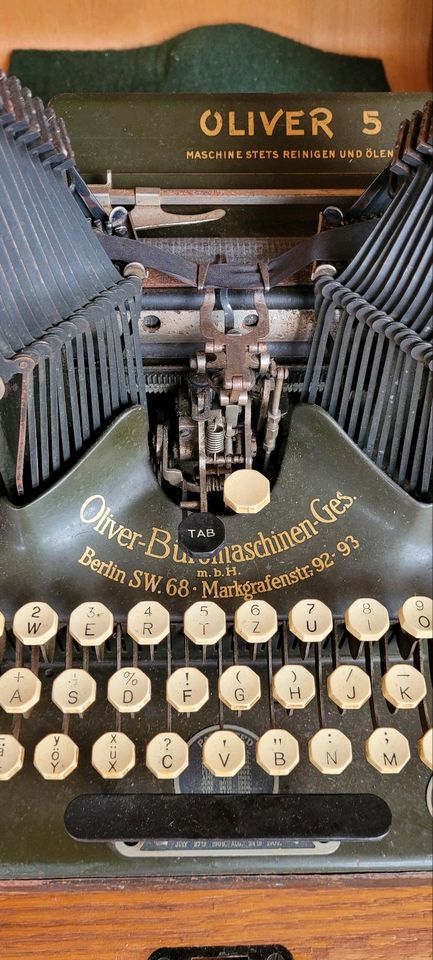 Antike Schreibmaschine Oliver 5 in Köln