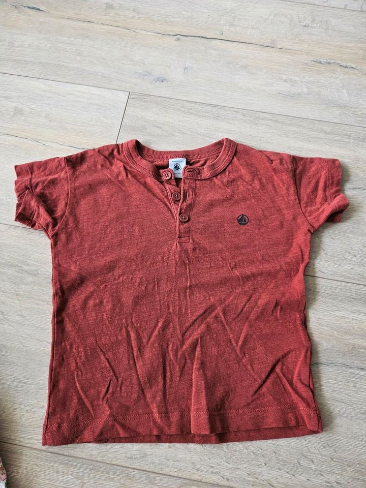 Süßes Sommerset- Latzhose mit T-Shirt in Limeshain